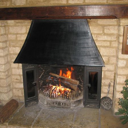 The Chequers Inn Cassington Экстерьер фото