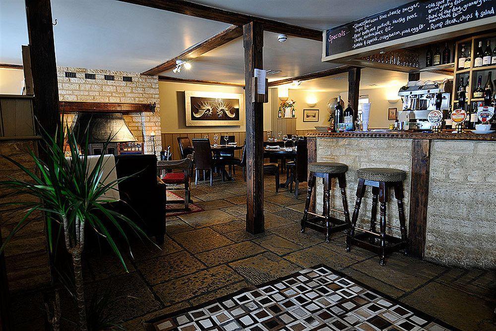 The Chequers Inn Cassington Экстерьер фото