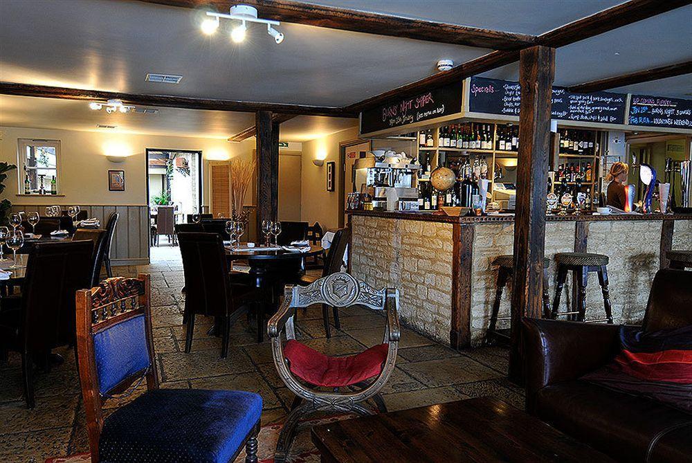 The Chequers Inn Cassington Экстерьер фото