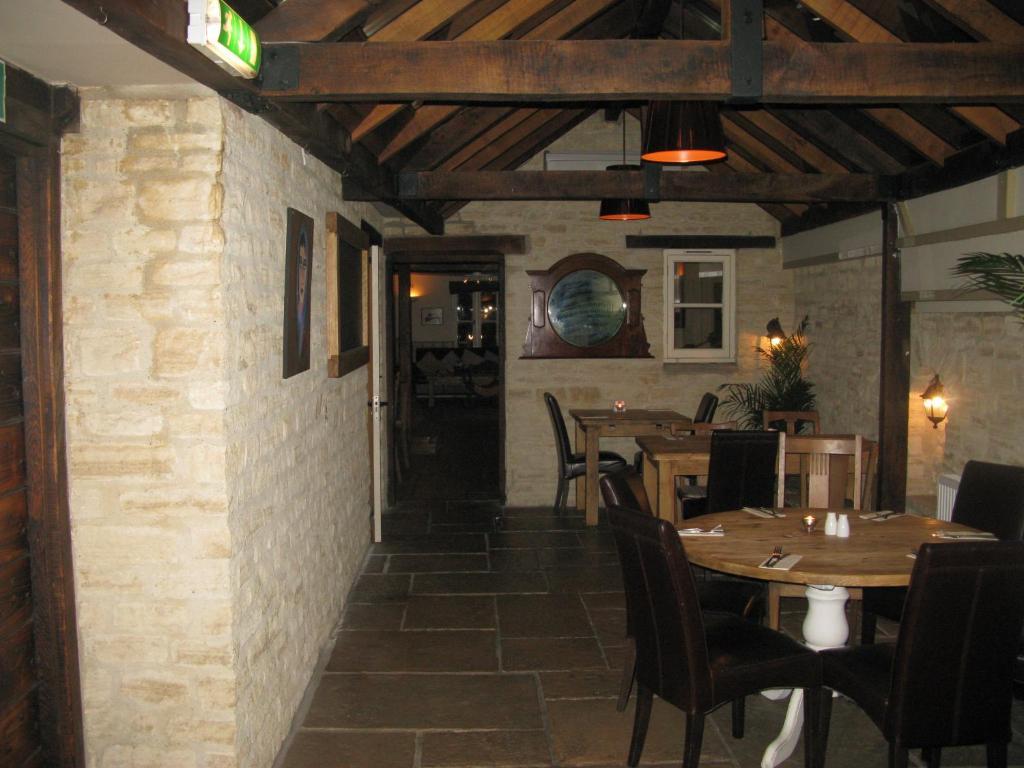 The Chequers Inn Cassington Экстерьер фото