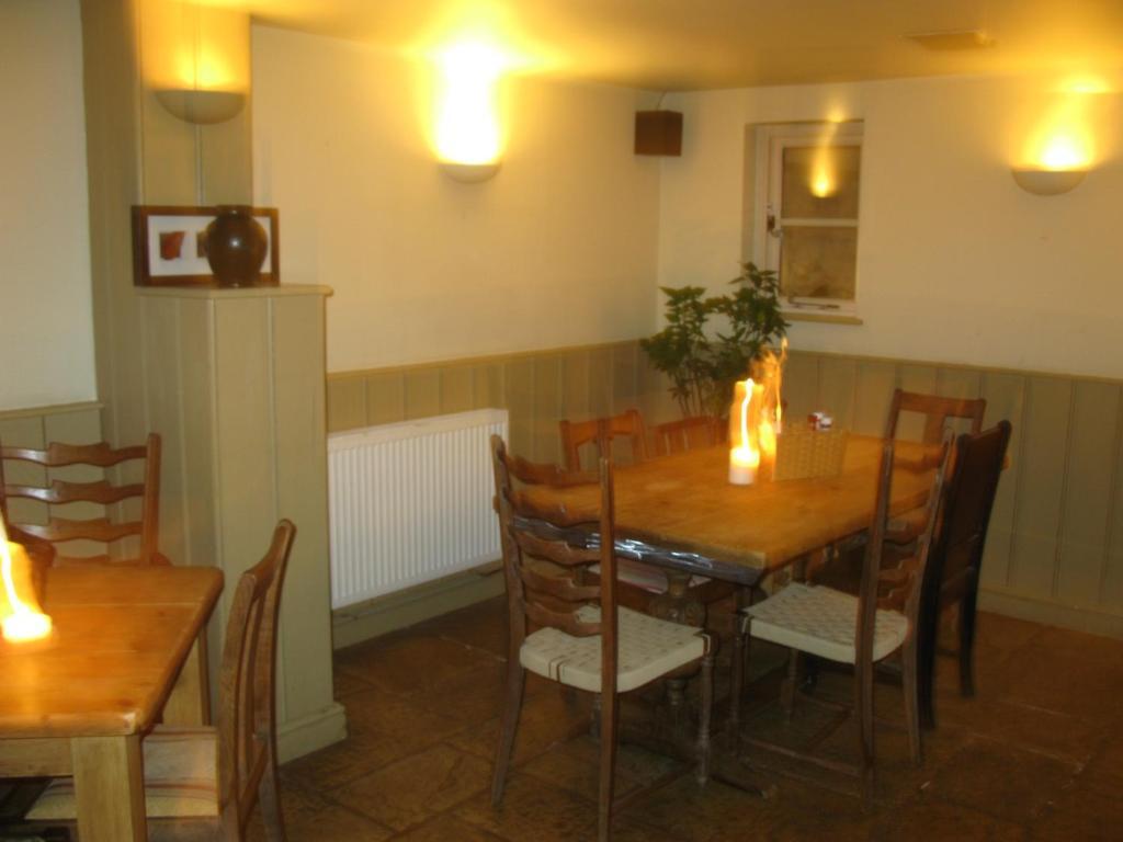 The Chequers Inn Cassington Экстерьер фото